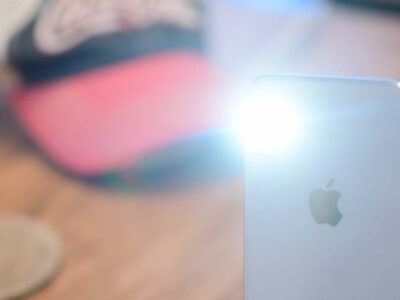 How to Turn Off Flashlight on iPhone